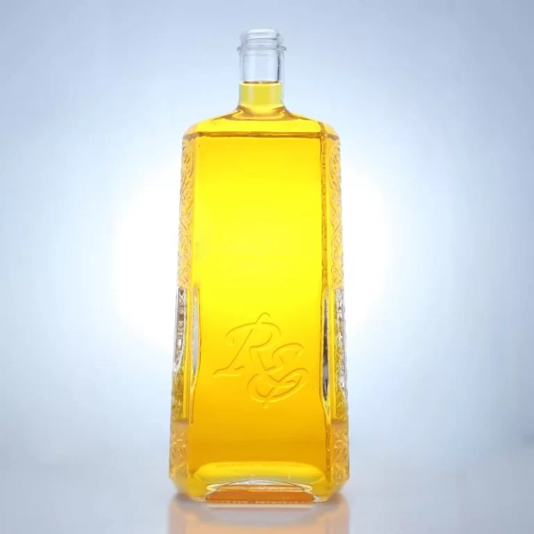 027 - China Hot Selling 750ml Glass Vodka Bottle With Logo Embossed