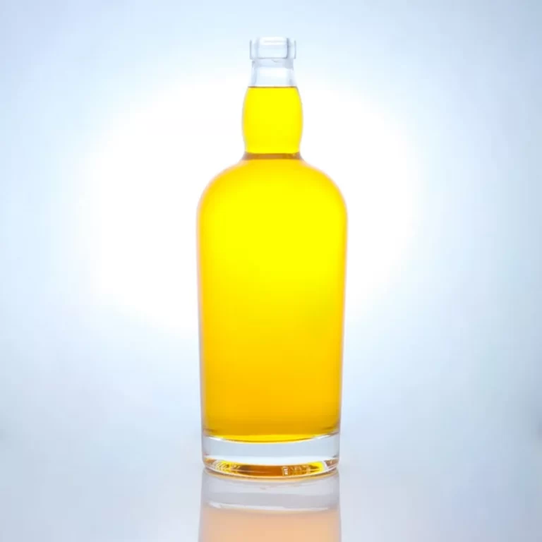 032 - 0.75L Classic Shaped Round Glass Bottles For Whisky