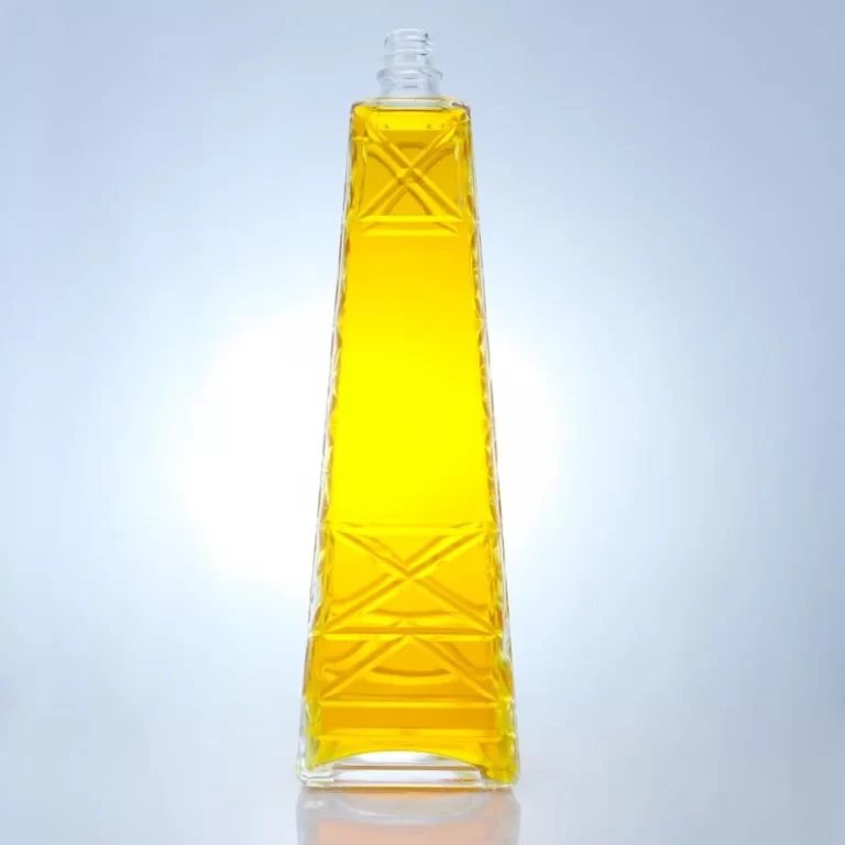 058 - Shandong Manufacturer Logo Embossing Square Bottle 75cl