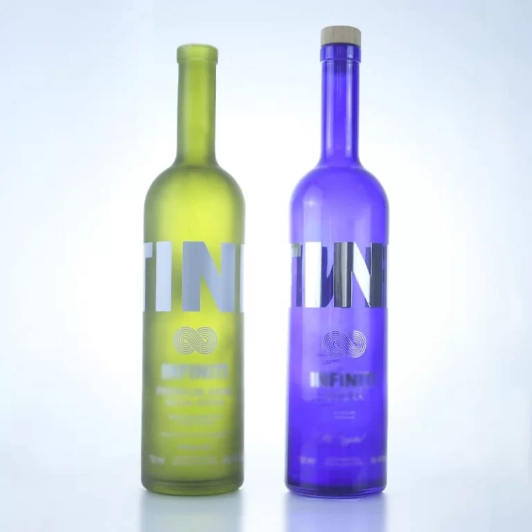 072-hot sale blue 750ml round vodka glass bottle with cork