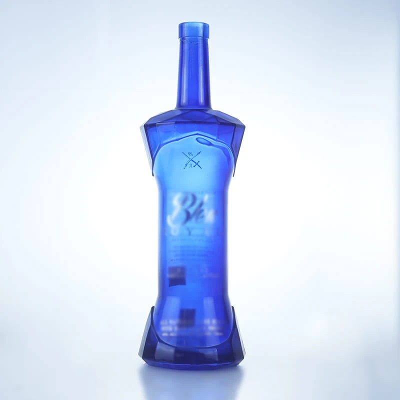 075-Unique styling spray-painted blue vodka glass bottles