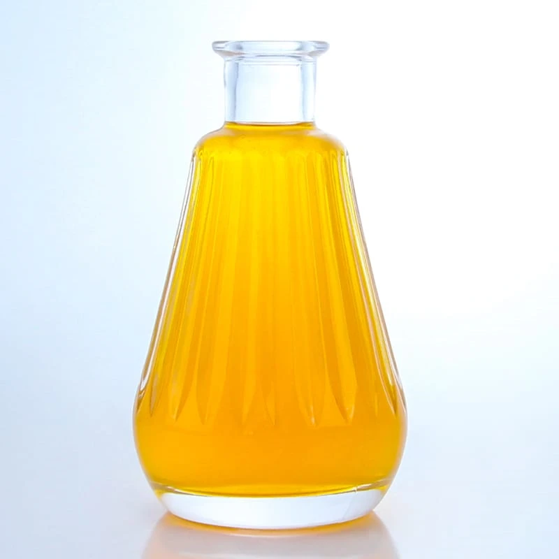 486 - 200ml Small Capacity Glass Bottles With Stopper