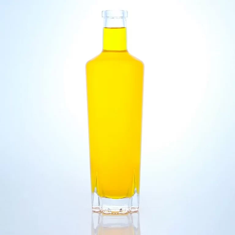 488 - 0.7L Classic Shaped Round Glass Bottles For Whisky