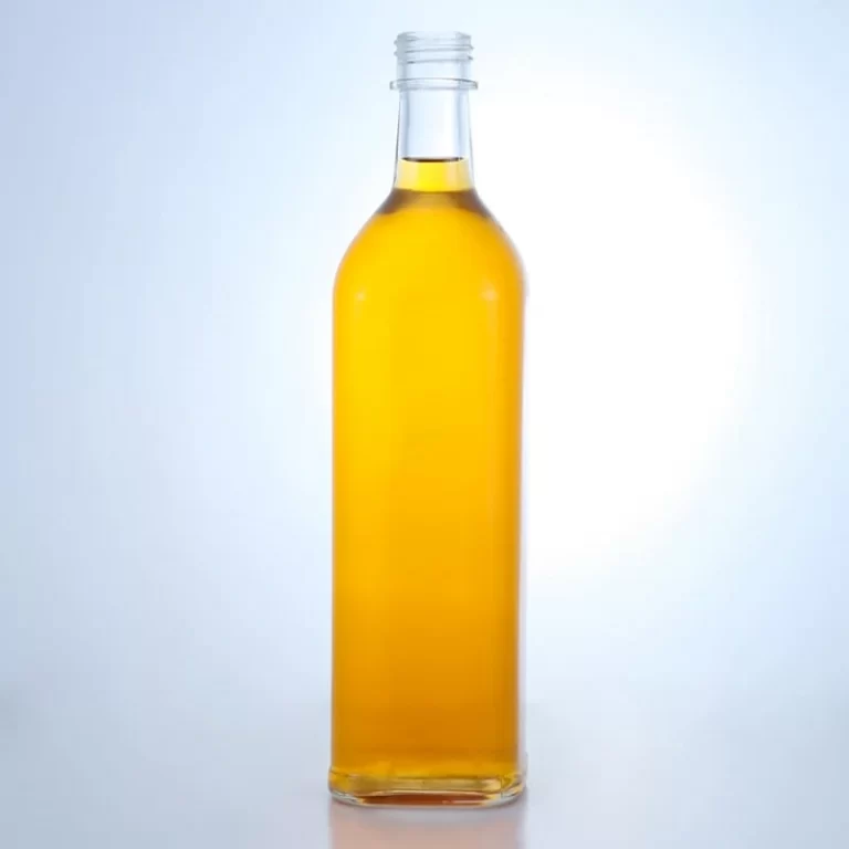 373- 750ml Factory wholesale whiskey glass bottle with screw cap