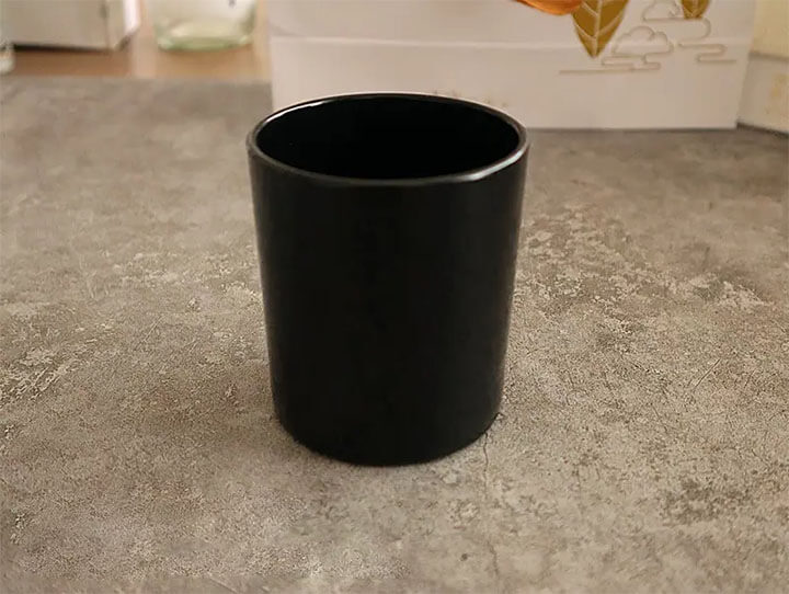 How is matte black candle jars made?