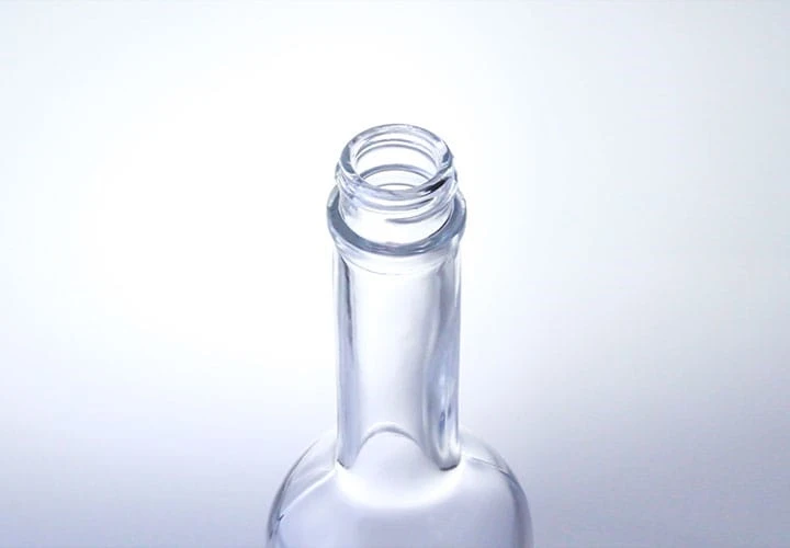 What are the advantages of glass bottle with screw cap packaging?