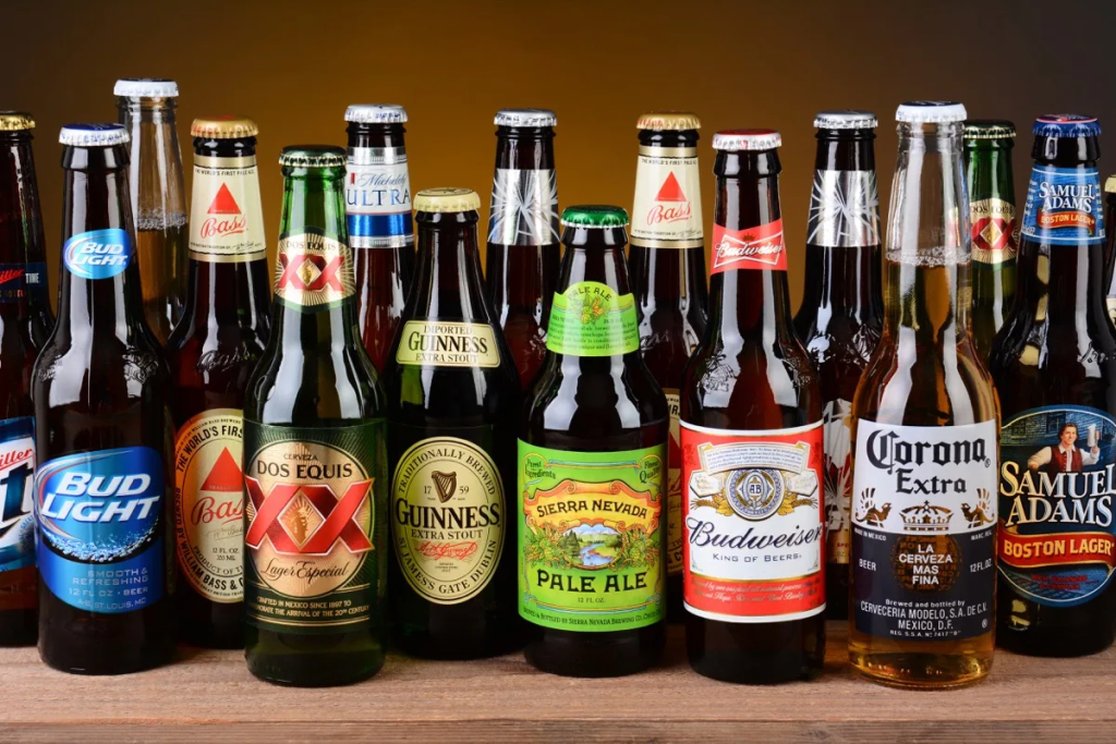 Why do beer bottles only use glass bottles instead of plastic bottles?